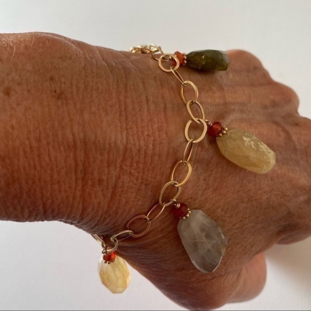 Artisan 14k Yellow Gold Carnelian Neutral Gemstone Agate Charm Bracelet NEW